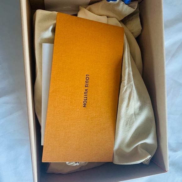 BRAND NEW Louis Vuitton Plain Toe Chain Leather Blue and White Loafer - Picture 10 of 13